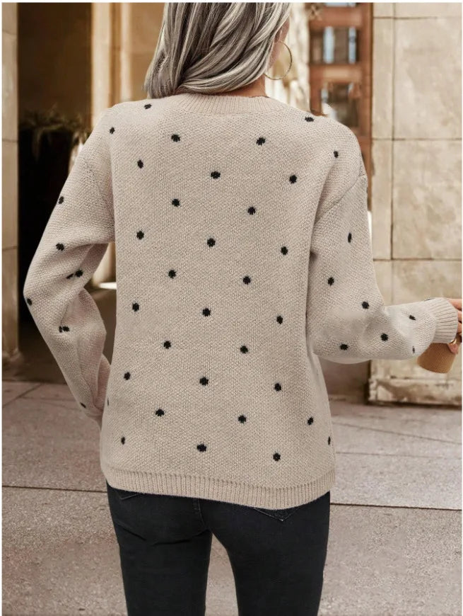 Magali | Pull doux à pois brodés