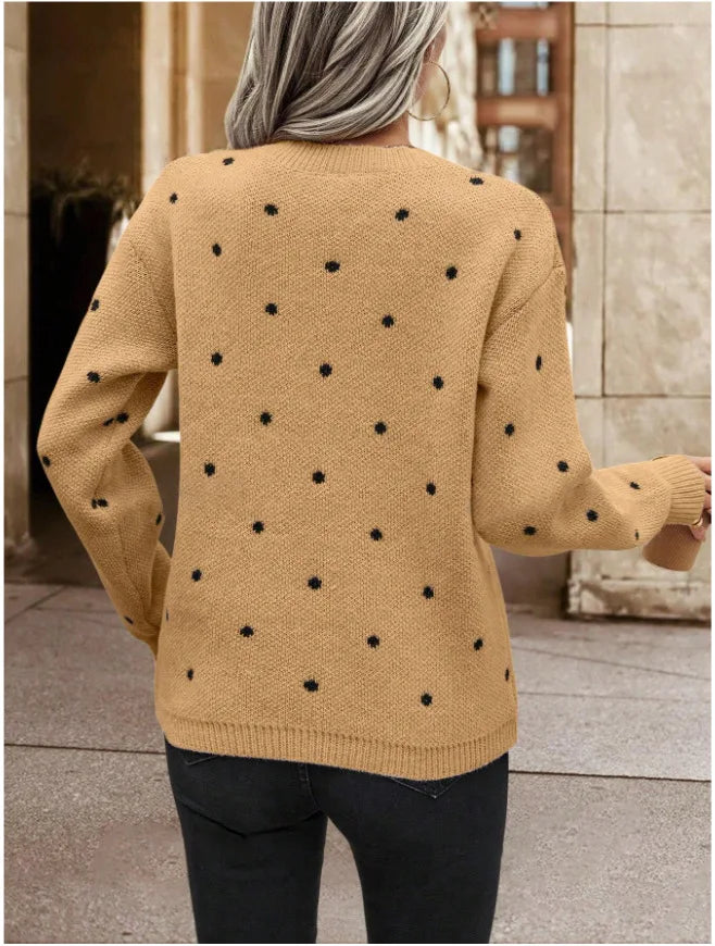 Magali | Pull doux à pois brodés